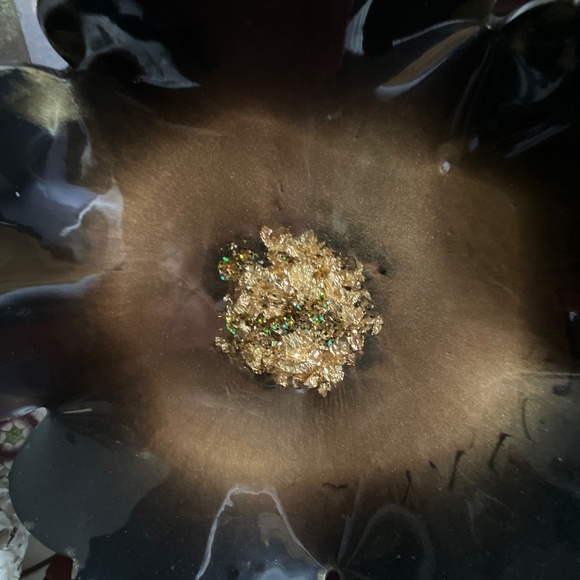 LARGE RESIN BOWL - Picture 3 of 3